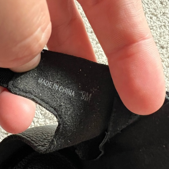 Eileen Fisher Sandals Size 9 Strappy Black Leather Lagenlook Minimal Boho Flats - Picture 5 of 5